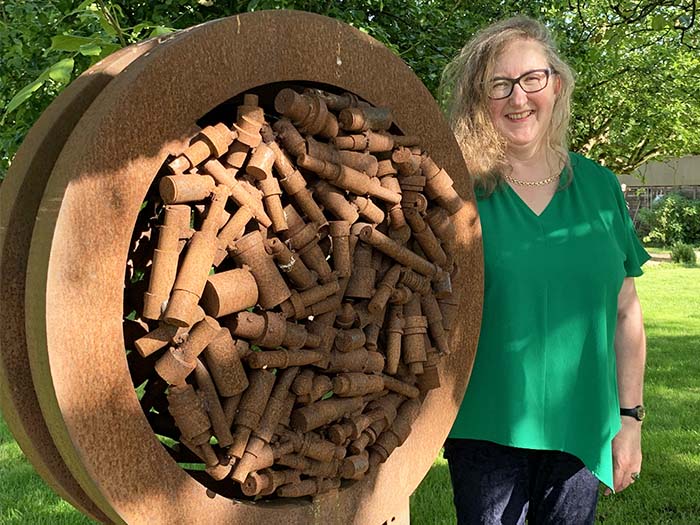 portrait de francoise movilliat avec une oeuvre de Jean  morette